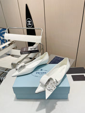 BALLET FLATS POINTED TOE IN WHITE SHINY CALFSKIN ATTACHED FLOWERS