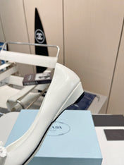 BALLET FLATS POINTED TOE IN WHITE SHINY CALFSKIN ATTACHED FLOWERS