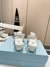 POINTED TOE SLINGBACK KITTEN HEEL WITH FLOWER BOW IN WHITE GLOSSY LAMBSKIN