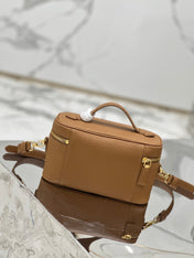 VANITY CASE 18 IN RUSSET BROWN GRAINED CALFSKIN GOLD HARDWARE