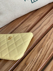 CC CLASSIC SMALL 15 ZIPPED POUCH IN YELLOW CORN GRAINED CALFSKIN