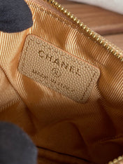 CC CLASSIC SMALL 15 ZIPPED POUCH IN DARK BEIGE GRAINED CALFSKIN