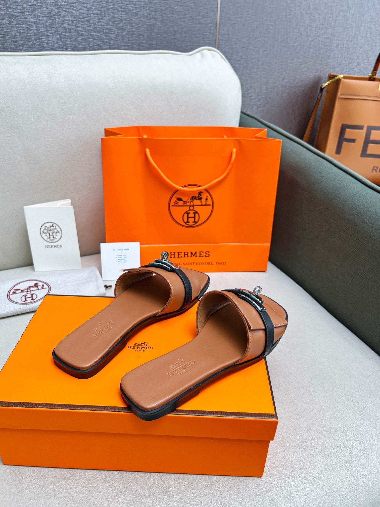 Giulia Sandal Brown Black Calfskin