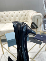 MEDIUM HEEL PUMPS ATTACHED CREATIVE FLOWERS IN BLACK PATENT CALFSKIN