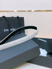 CC BELT 20MM IN WHITE EMBROIDERED CALFSKIN GOLD HARDWARE ATTACH PEARL