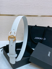 CC BELT 30MM IN WHITE SMOOTH CALFSKIN GOLD MIX WHITE METAL LOGO