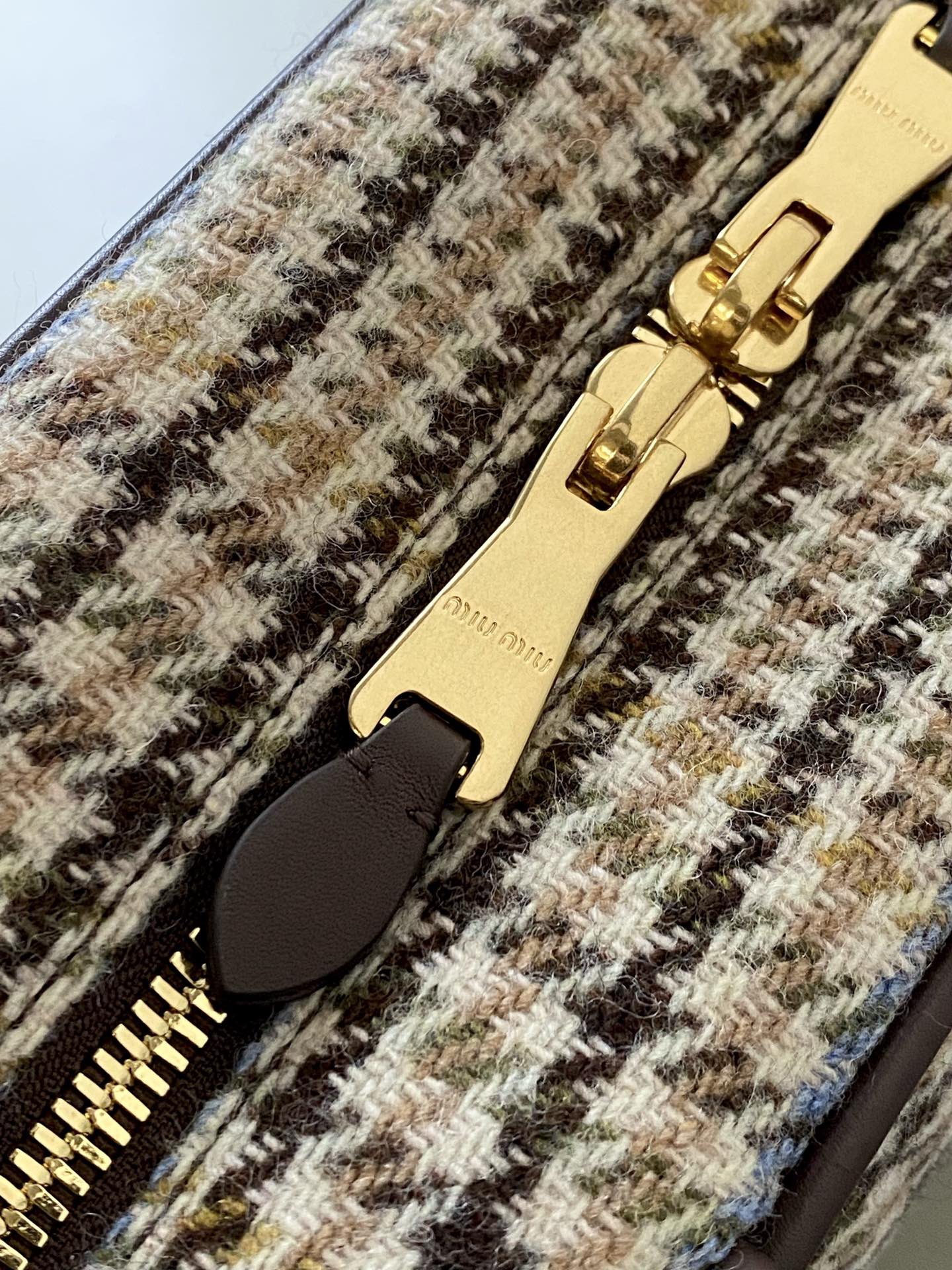 BEAU TOP HANDLE BAG 34 IN BEIGE TARTAN AND COCOA BROWN LEATHER TRIM