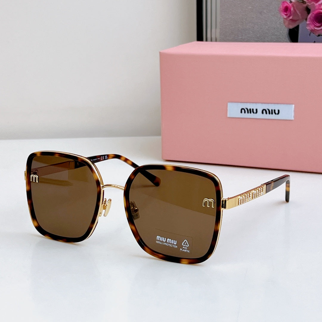 LOGO SQUARE SUNGLASSES 𝘚𝘔𝘜08𝘚 IN METAL