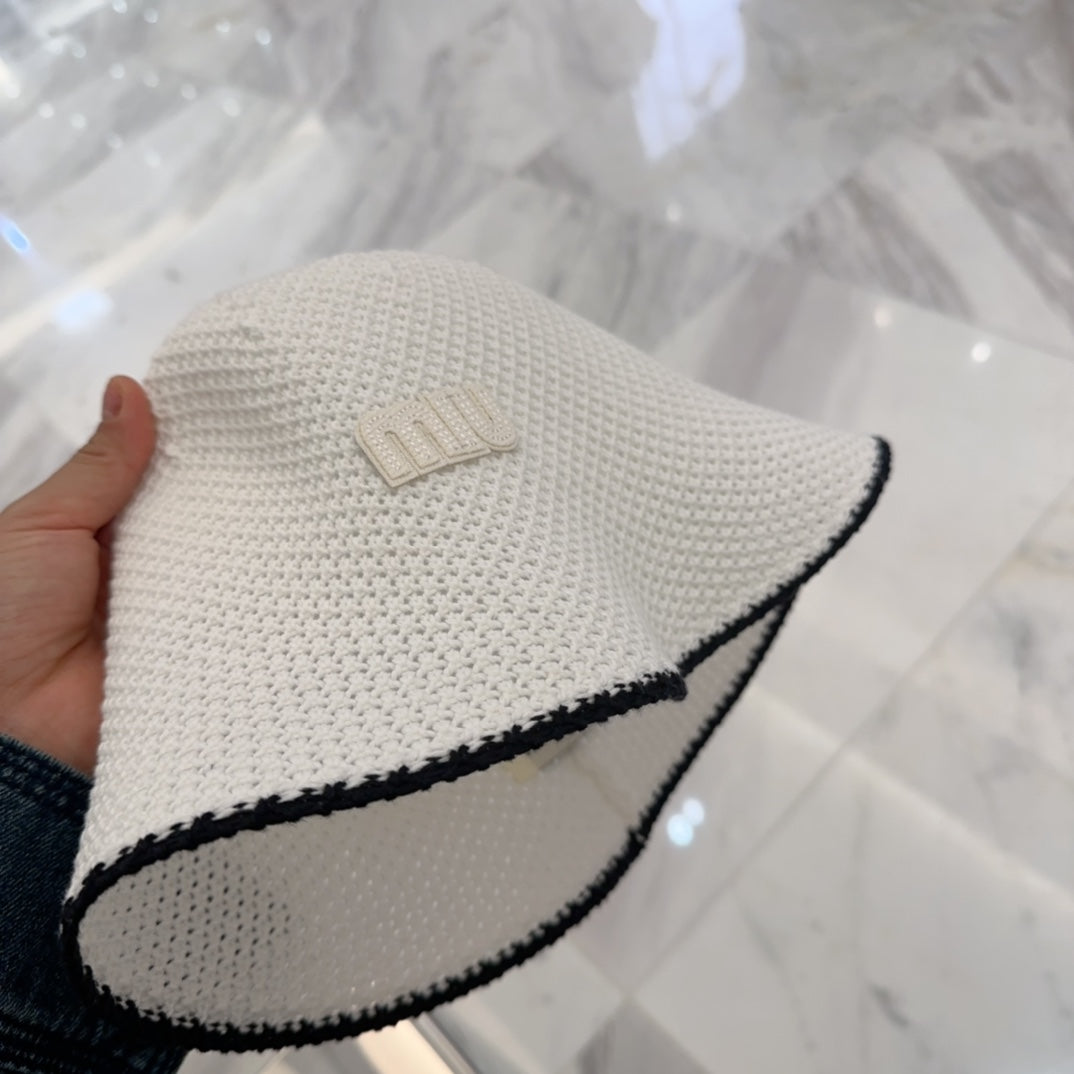MM BUCKET IN WHITE MESH FABRIC