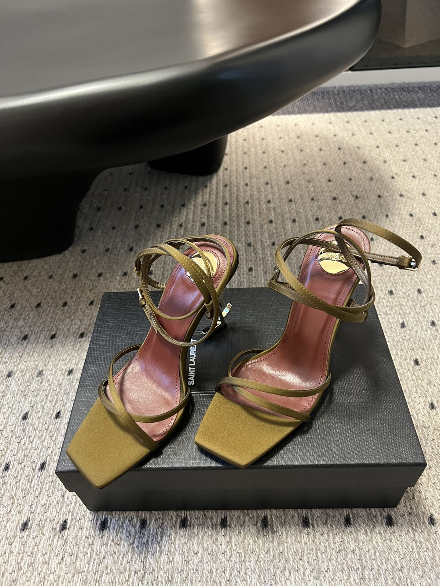 YSL HIGH HEEL SANDALS IN GOLD CALFSKIN