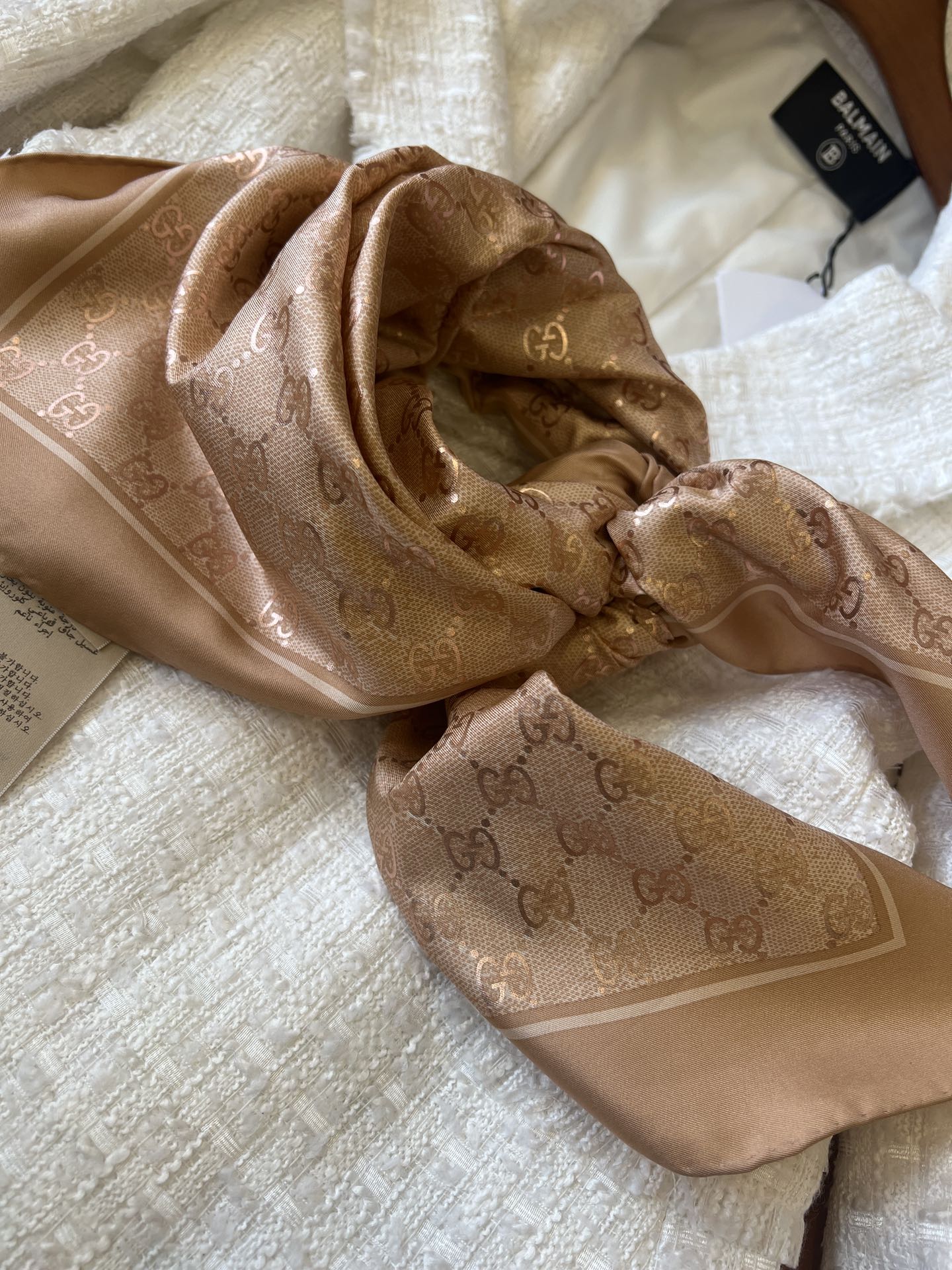GUCCI 25S SCARF 90 IN SILK 697669