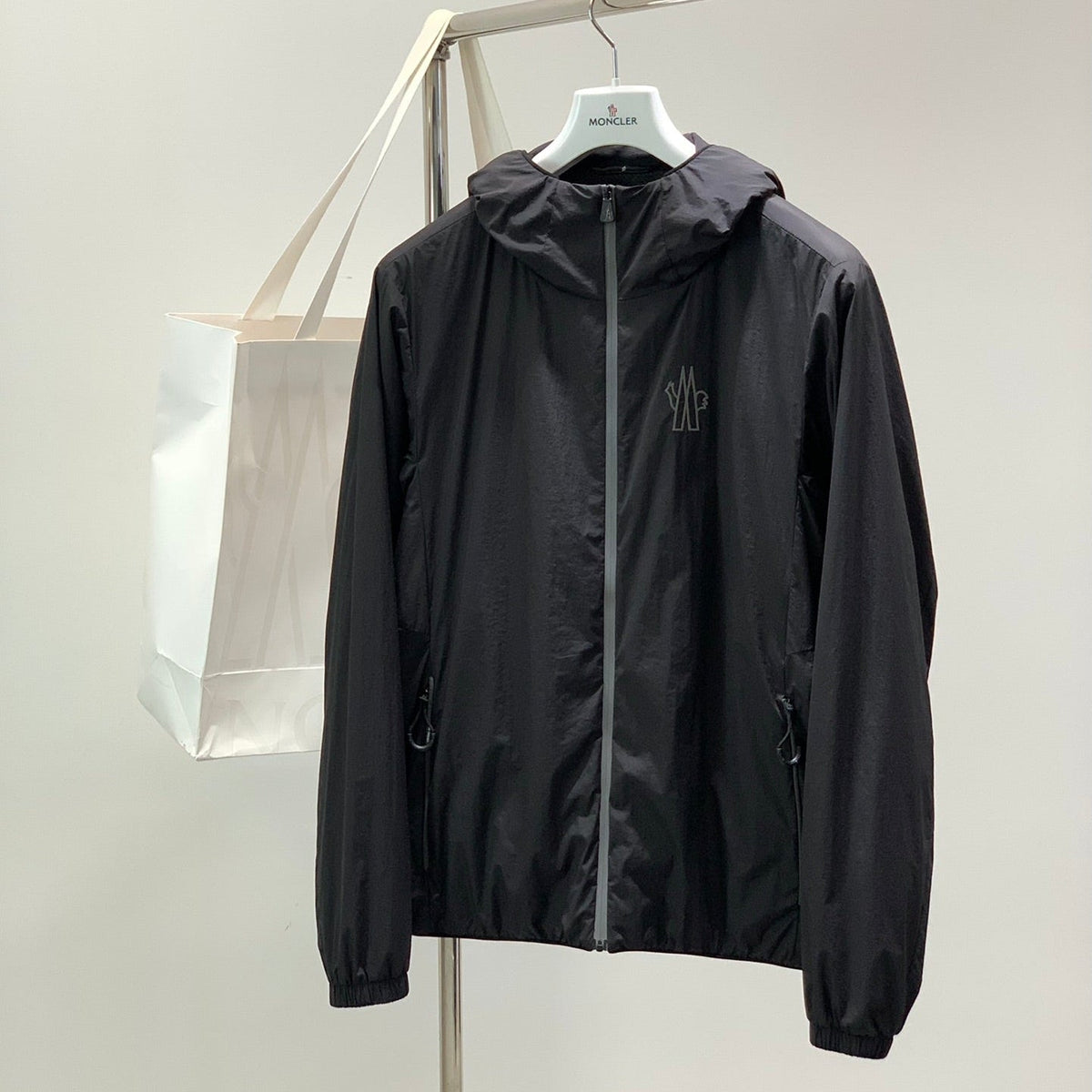 MONCLER 25S LIGHTWEIGHT HOODED JACKET 241