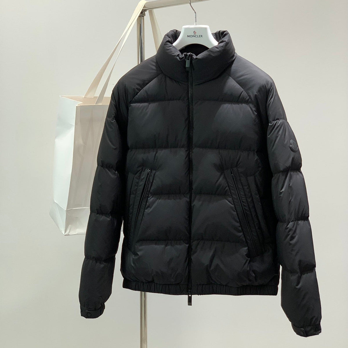 MONCLER 25S DOWN HOODED JACKET 262