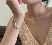 CLOVER 5 MOTIF SILVER CHALCEDONY DIAMOND BRACELET