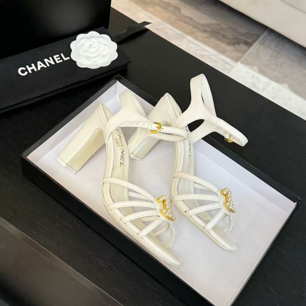 HIGHT SANDALS 2025 IN WHITE PATENT LAMBSKIN