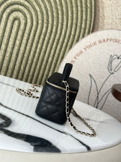 VANITY 17 CAVIAR WITH HANDLE IN BLACK CALFSKIN GOLD HARDWARE