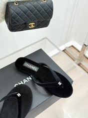 THONG SANDALS IN BLACK VELVET EMBOSSED CRYSTAL