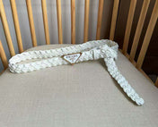 PRA TRIANGLE BELT IN WHITE BRAIDED LEATHER WITH ENAMEL LOGO BUCKLE