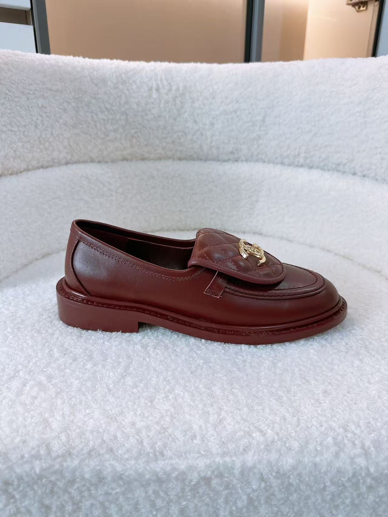 CC QUILTED FLAP LOAFERS IN BURGUNDY RED CALFSKIN GOLD HARDWARE