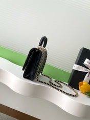 CC FLAP BAG 19 IN BLACK CALFSKIN GOLD HARDWARE