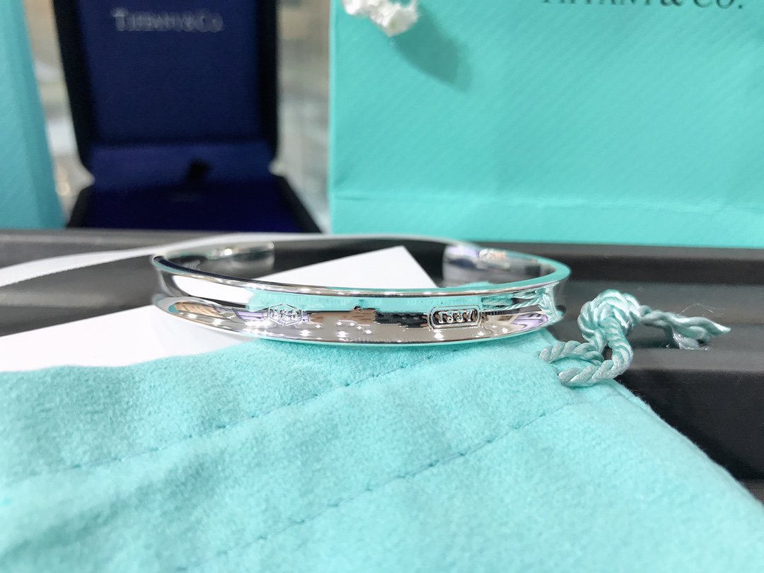 1837 CUFF IN SILVER NARROW