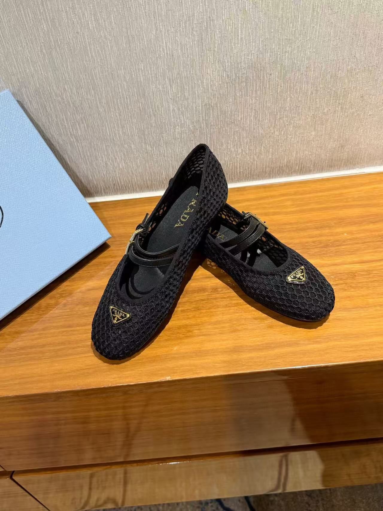 BALLERINAS BALLET FLATS IN BLACK MESH FABRIC