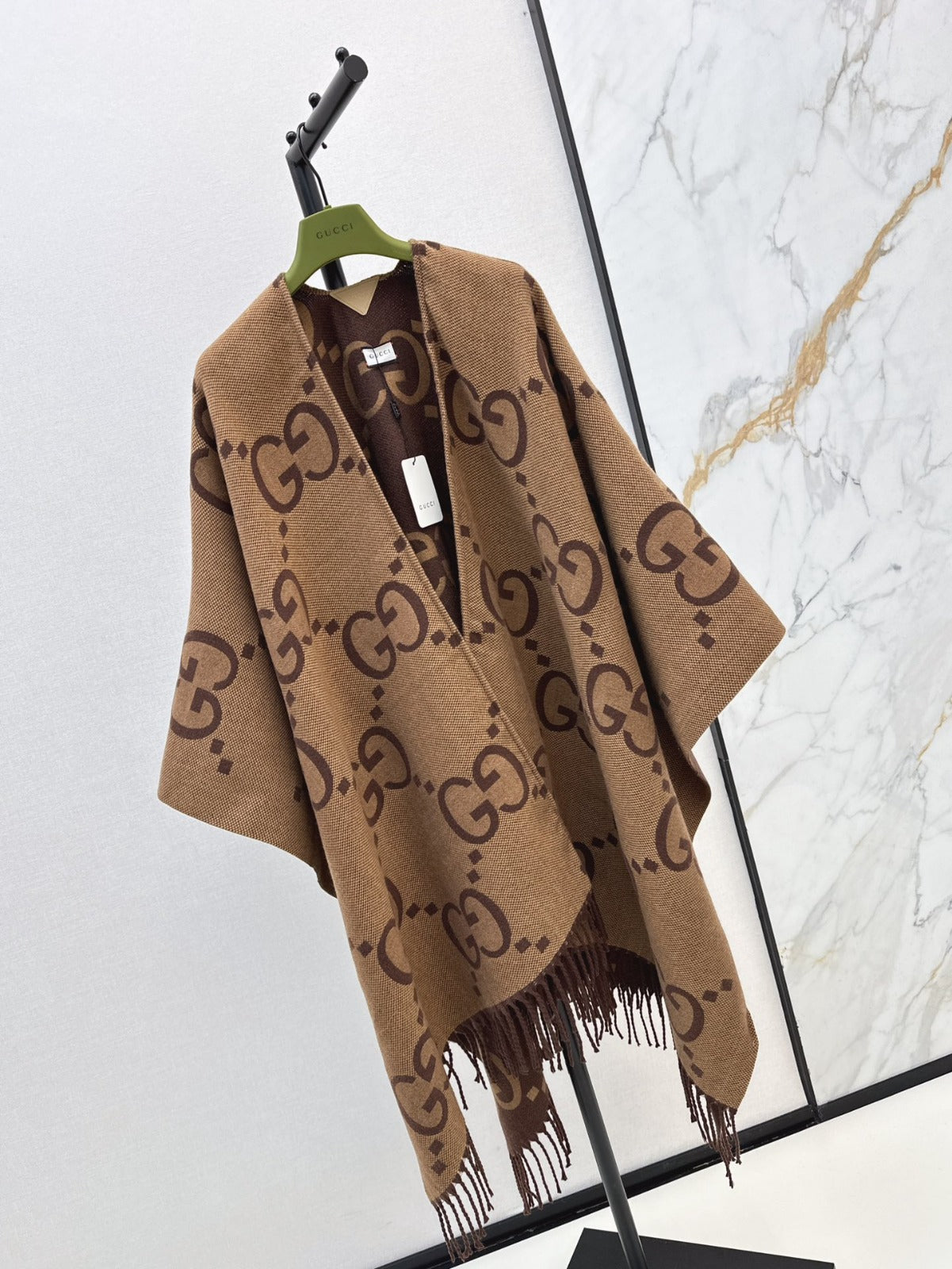 GG REVERSIBLE JUMBO CASHMERE CAPE IN BROWN