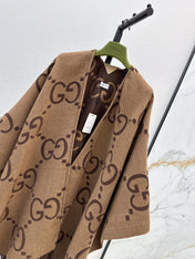 GG REVERSIBLE JUMBO CASHMERE CAPE IN BROWN