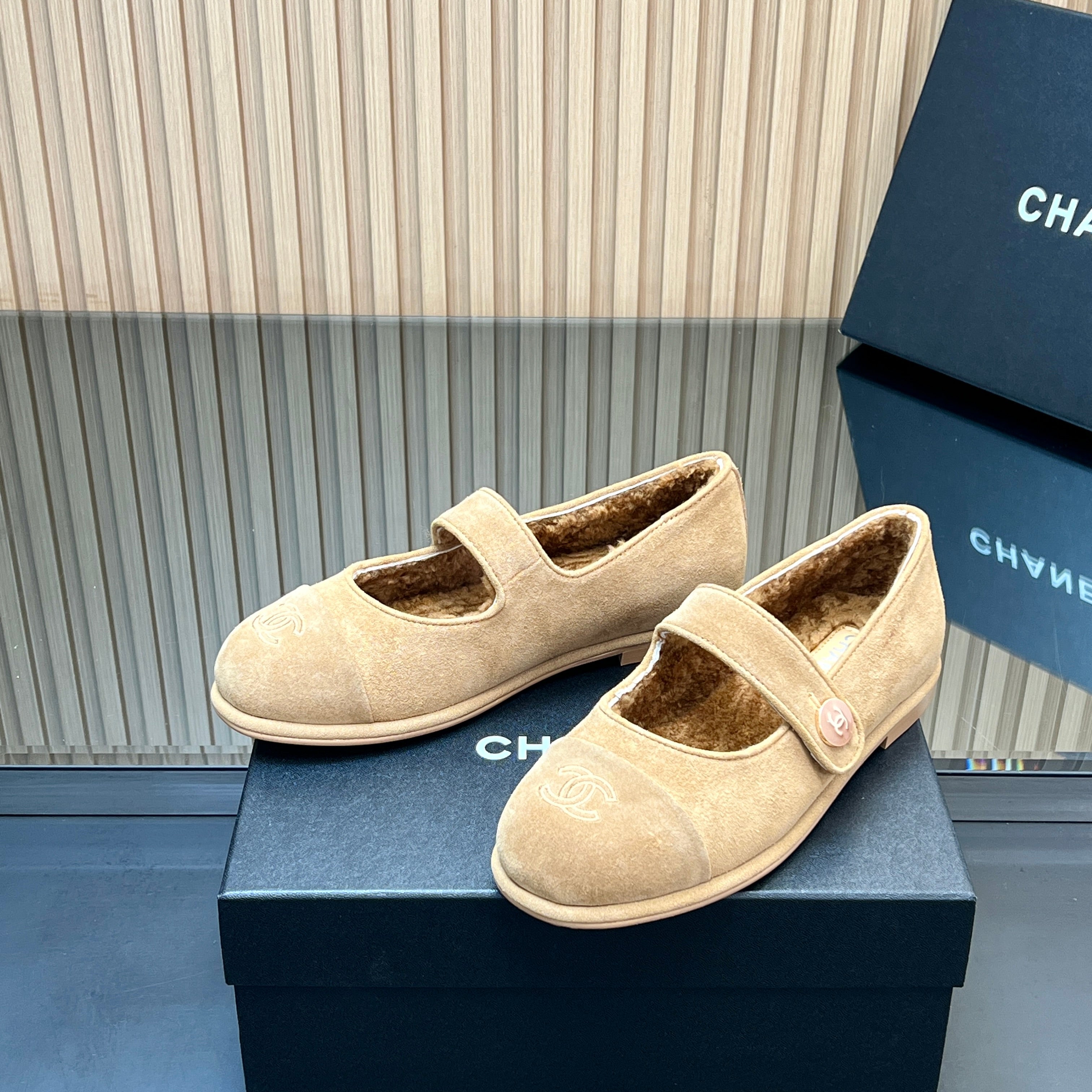 CHANEL 25S FURRY MARY JANE SHOES IN LIGHT BROWN SUEDE