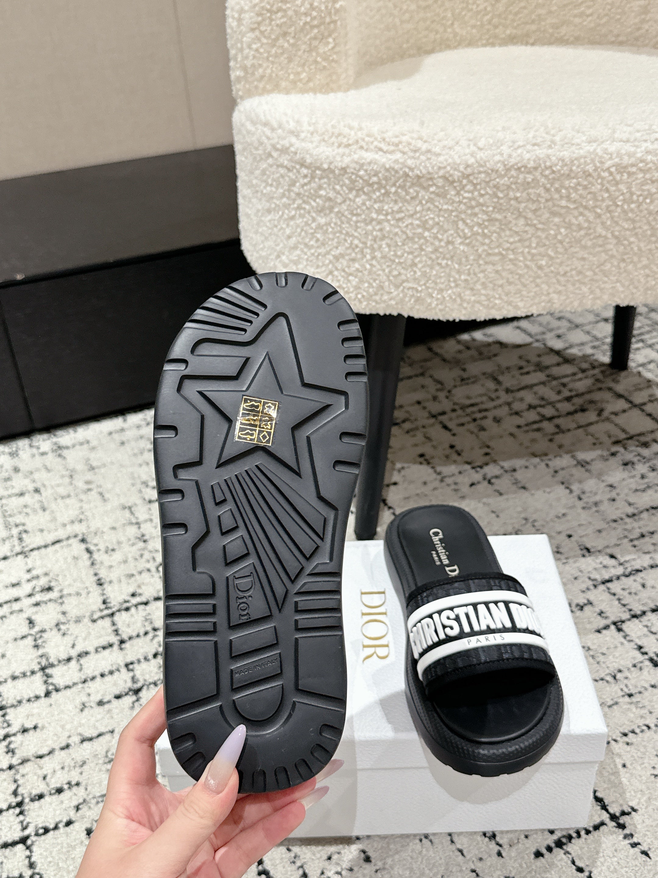 DIOR SLIDES 25S IN BLACK LAMBSKIN AND FABIRC WITH BRAND LOGO STYLE 1