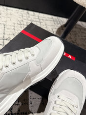 PRADA 25S MEN SNEAKERS LOGO IN WHITE AND MULBERRY NUBUCK AND CANVAS