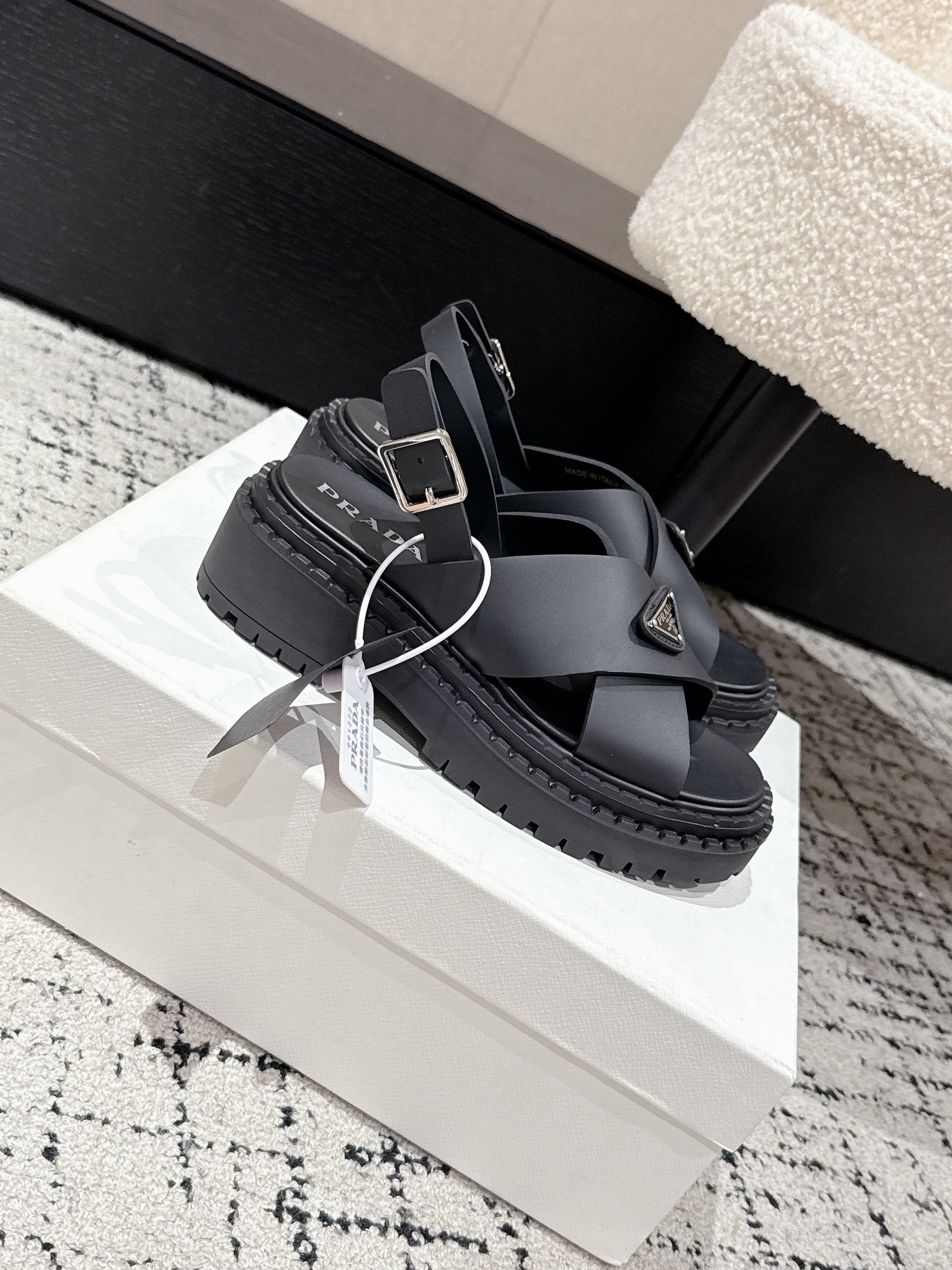 PRADA 25S CRISSCROSS SANDALS IN BLACK CALFSKIN LOGO