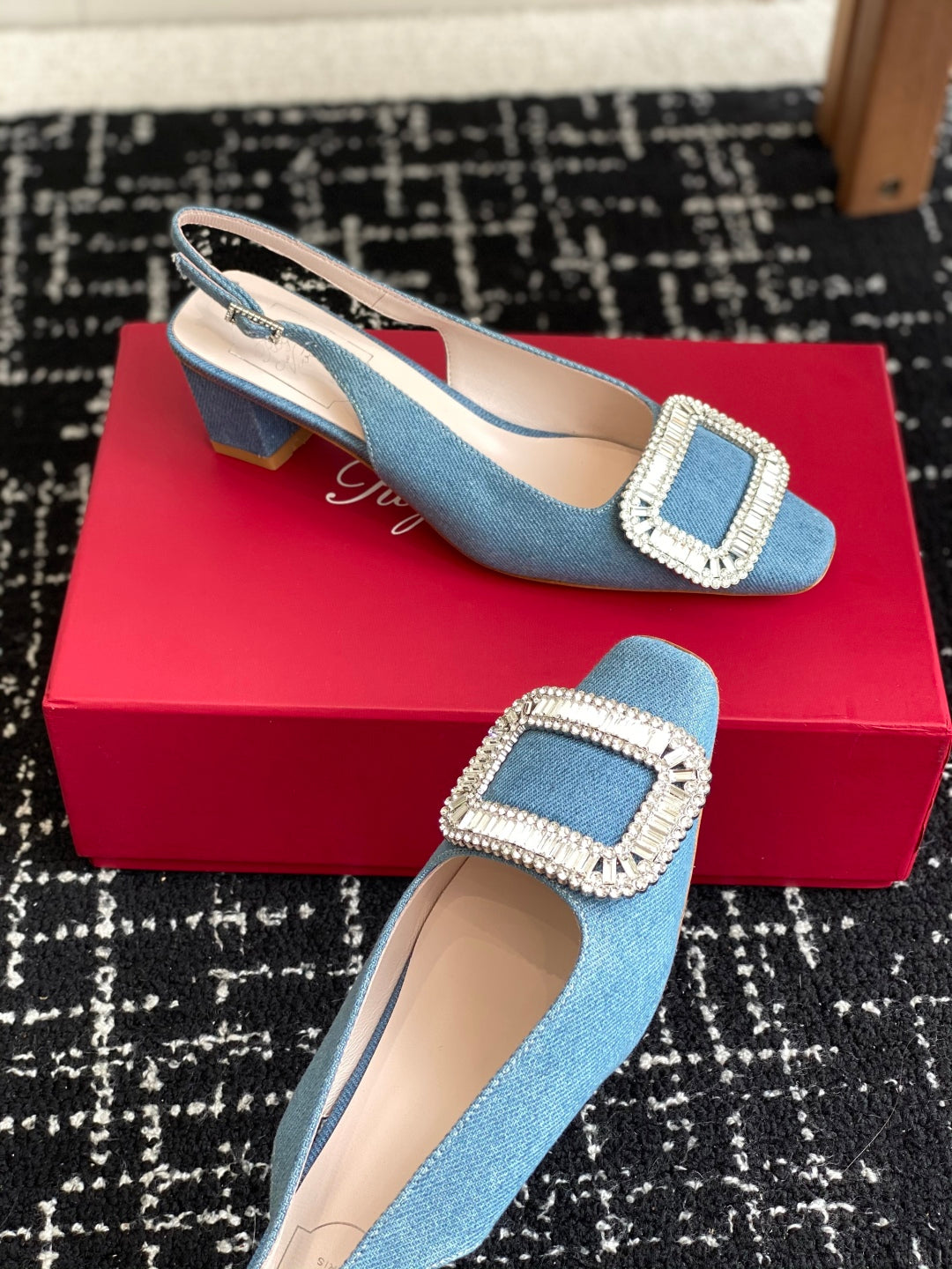 ROGER VIVIER 25S VIVIER SLINGBACK 45MM IN BLUE DENIM EMBELLISHED CRYSTALS