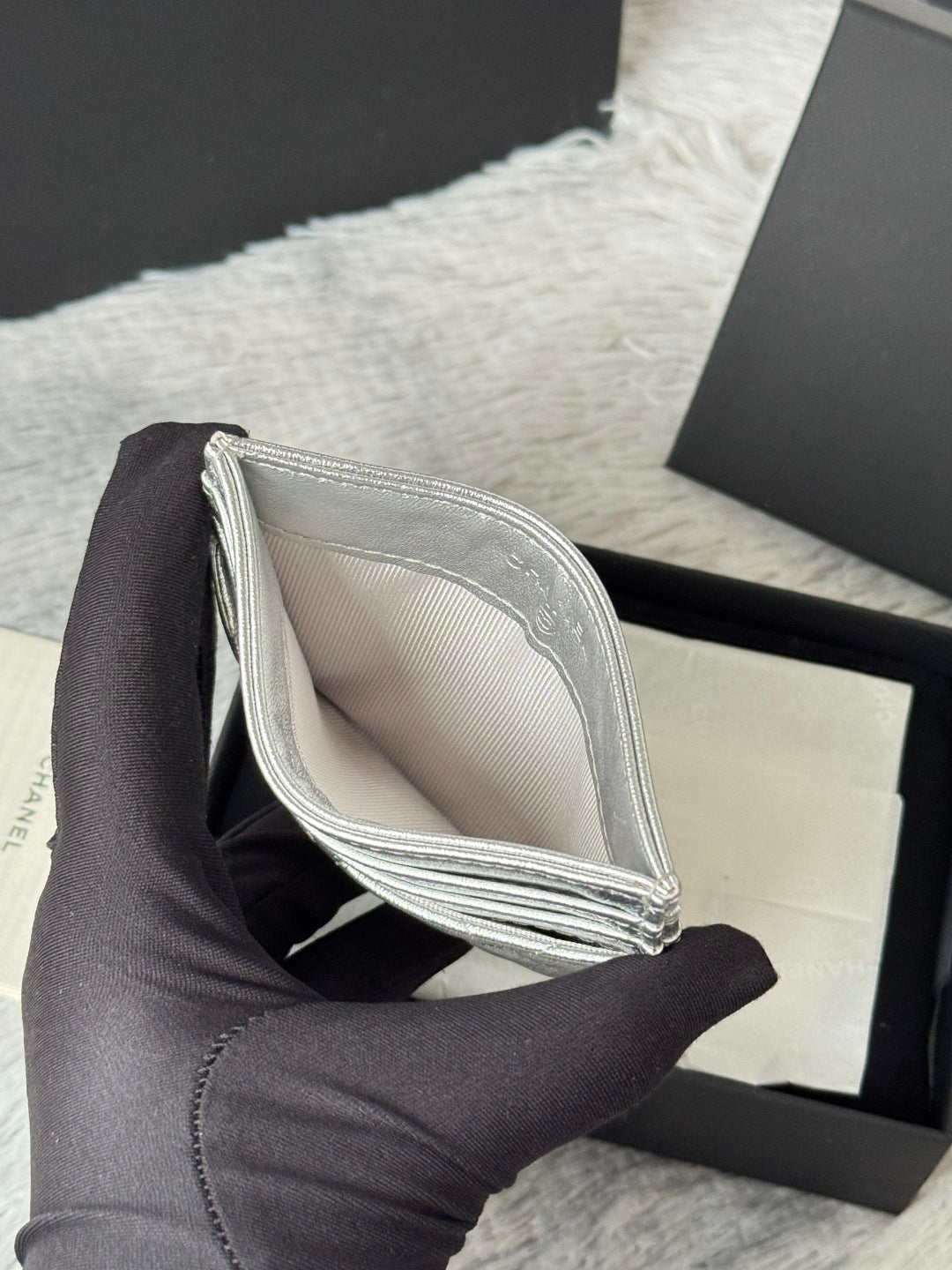 CHANEL 25S CARD HOLDER 11 IN SILVER LAMBSKIN GOLD HARDWARE