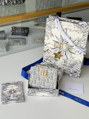 DIOR 25S 30 MONTAIGNE DAHLIA WALLET 11 IN LIGHT BLUE DIOR OBLIQUE JACQUARD