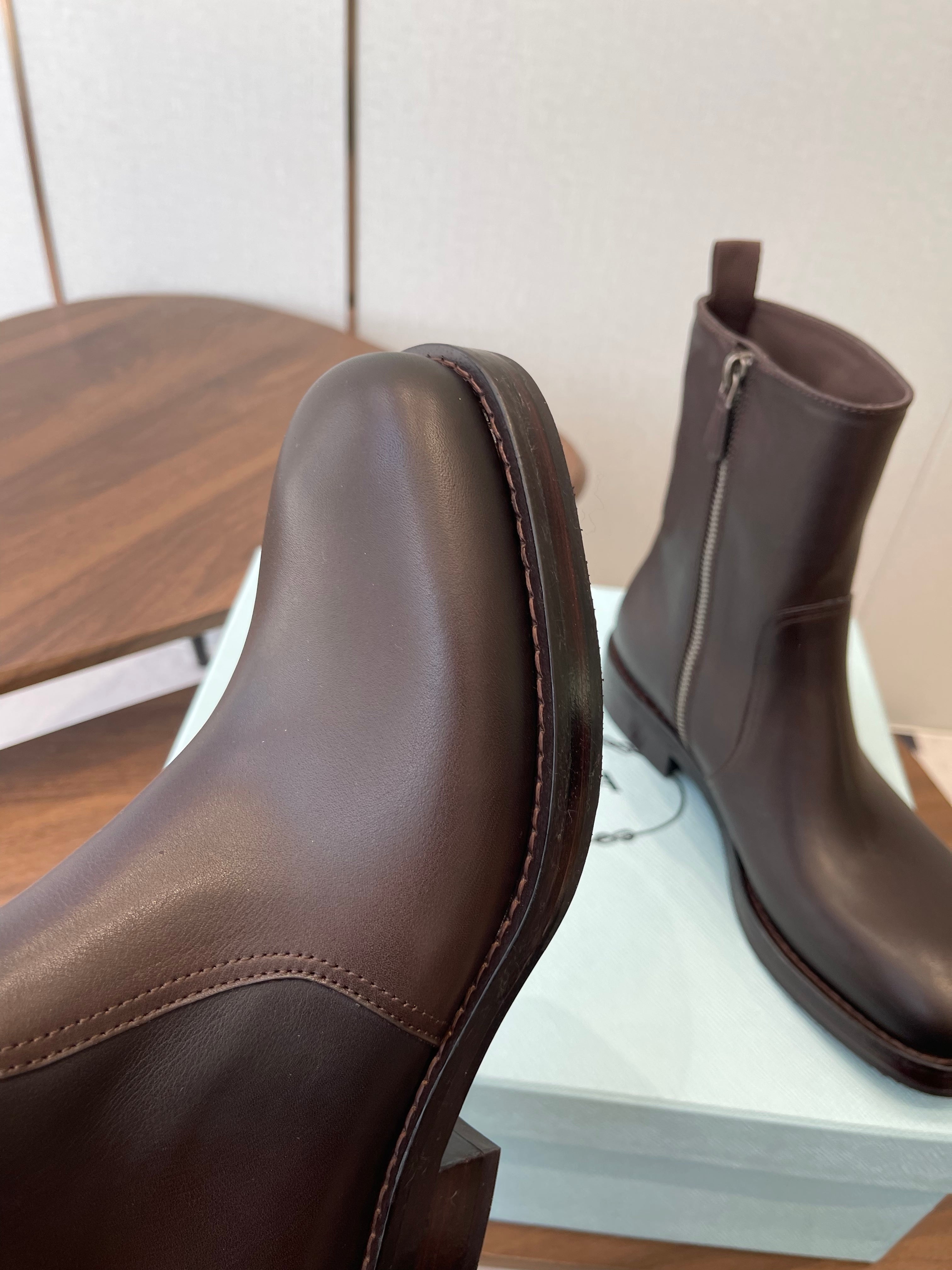 PRADA 25S COWBOY BOOTS IN DARK BROWN CALFSKIN