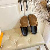 COSY FLAT COMFORT CLOG IN CHOCOLATE BROWN EMBOSSED SUEDE