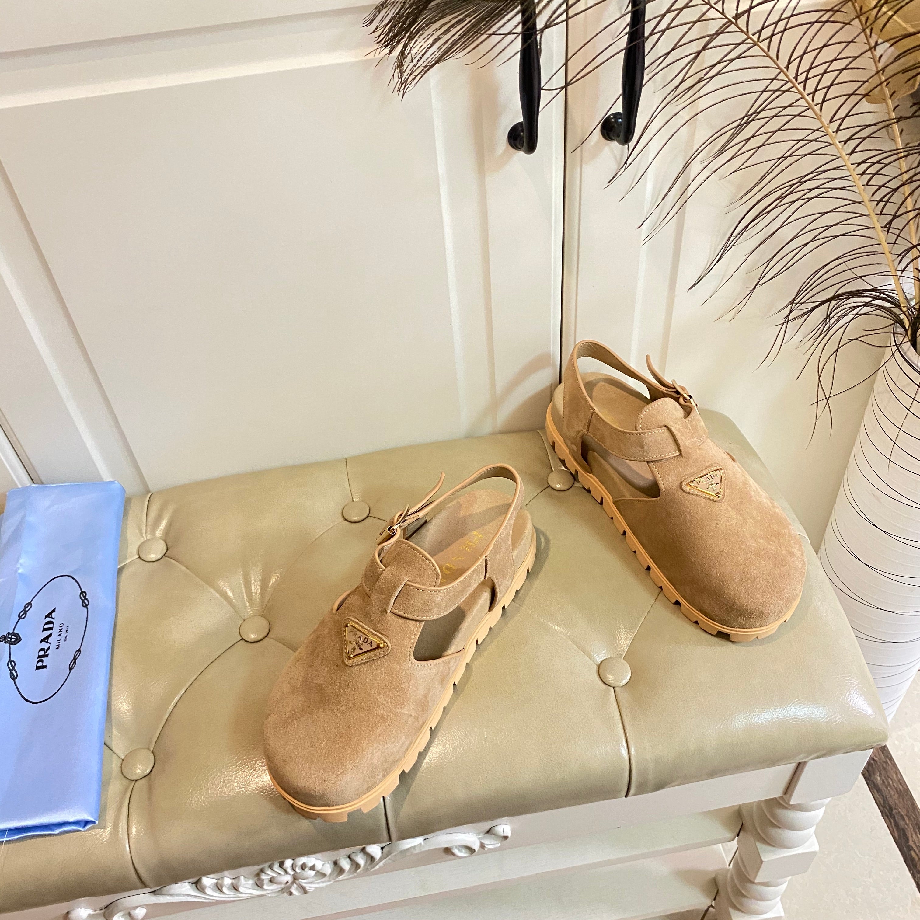 RUBBER SOLE SANDALS IN DARK BEIGE SUEDE