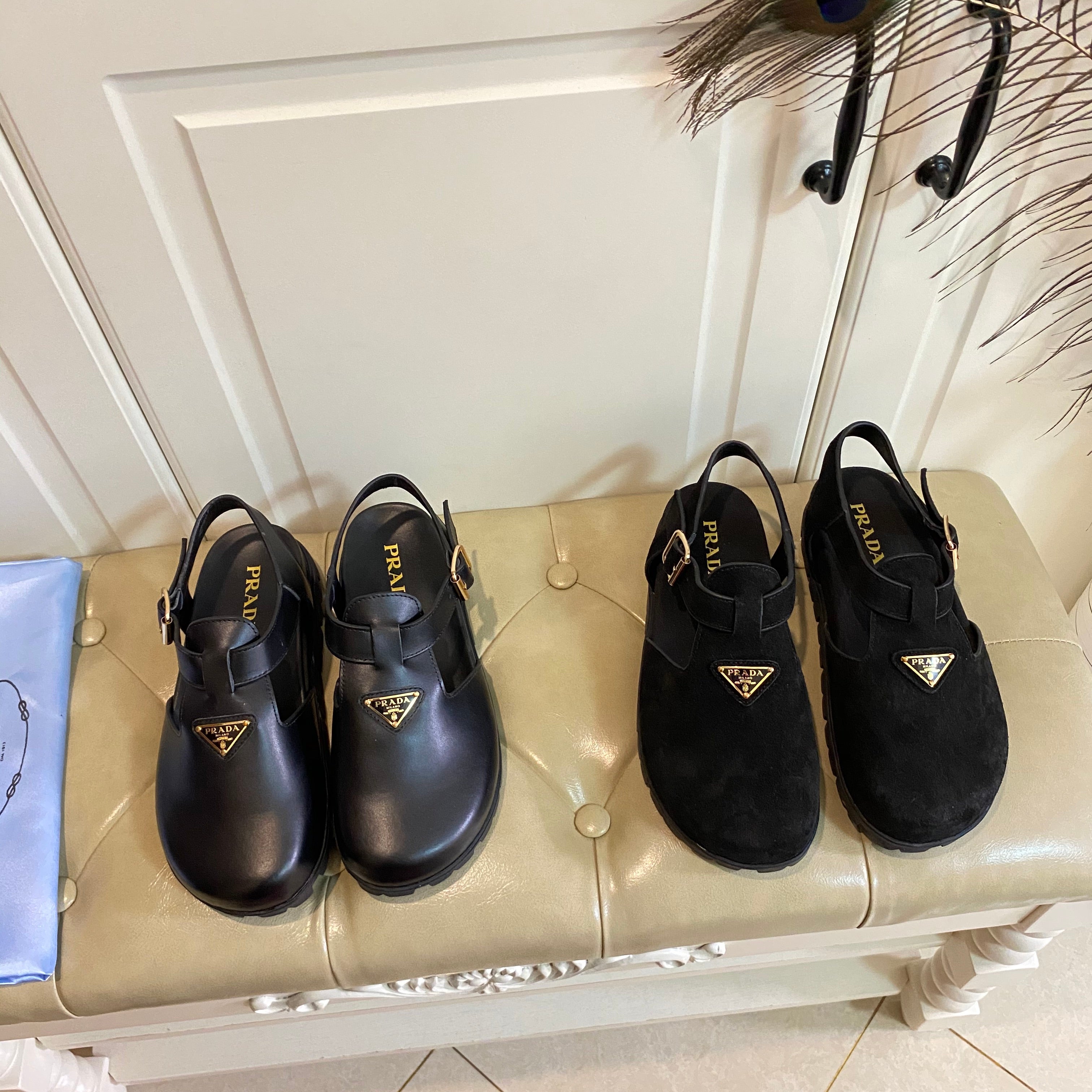 RUBBER SOLE SANDALS IN BLACK SMOOTH LAMBSKIN