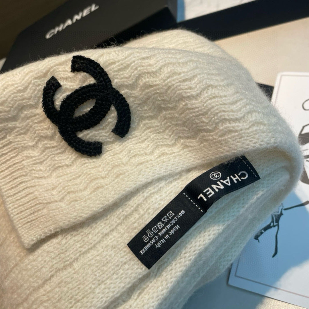 CHANEL 25S SCARF 200 IN CASHMERE 932411