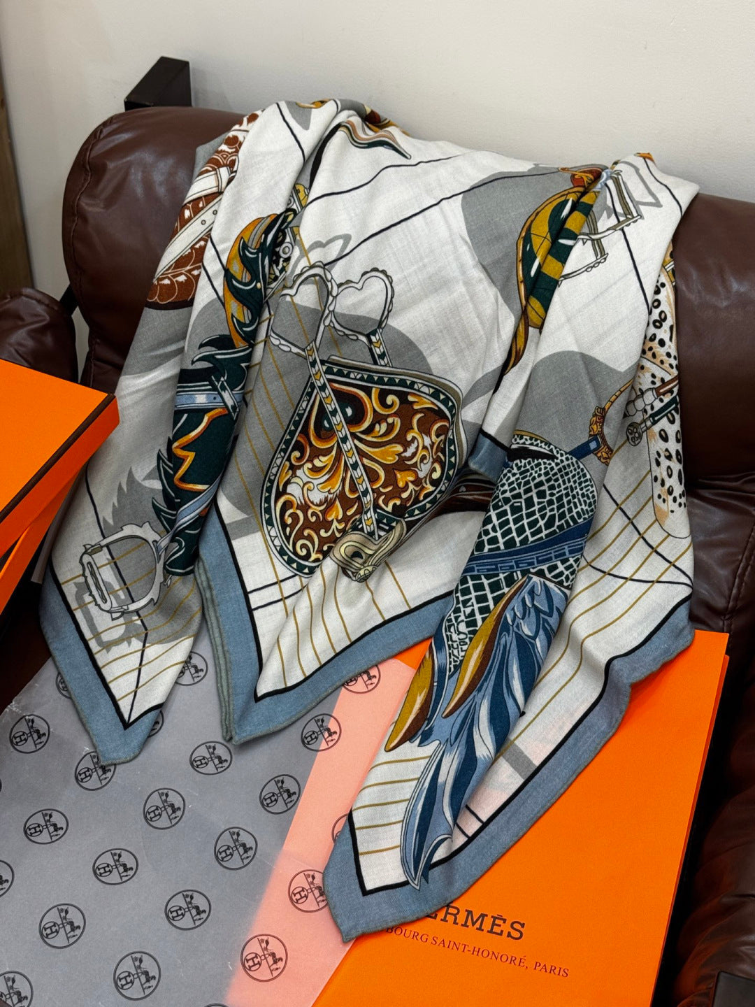 HERMES 25S SCARF 140 IN SILK CASHMERE 989488