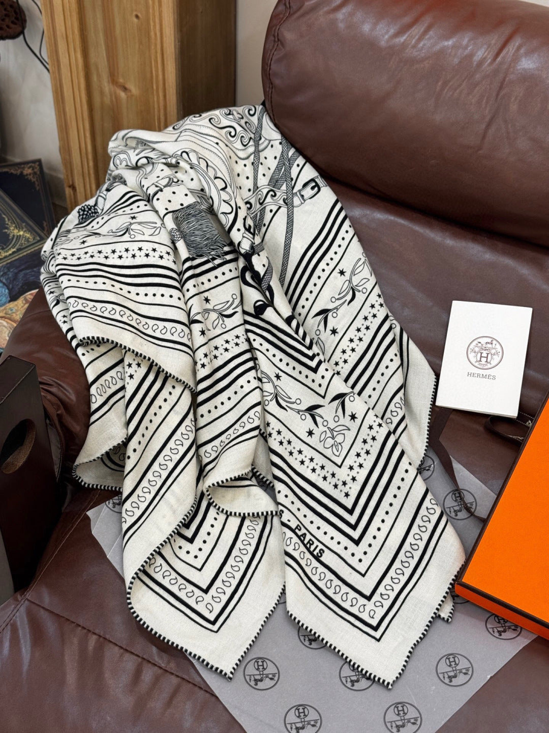 HERMES 25S SCARF 140 IN SILK CASHMERE 991677