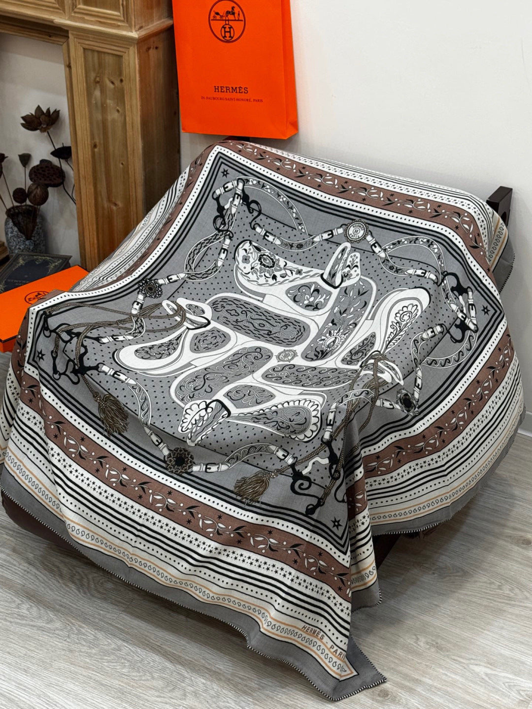 HERMES 25S SCARF 140 IN SILK CASHMERE 991678