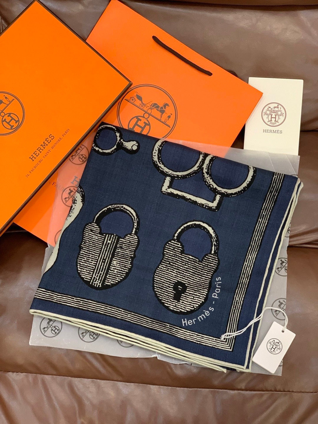 HERMES 25S SCARF 137 IN SILK CASHMERE 991690