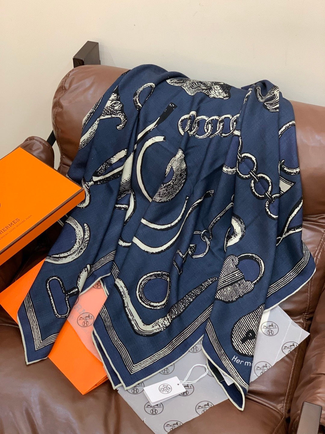 HERMES 25S SCARF 137 IN SILK CASHMERE 991690