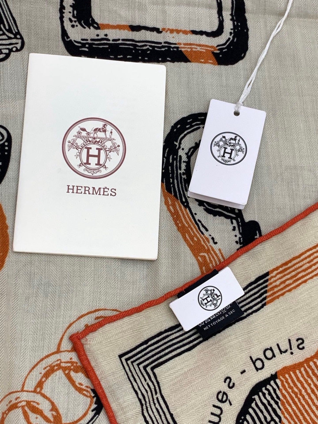 HERMES 25S SCARF 137 IN SILK CASHMERE 991692