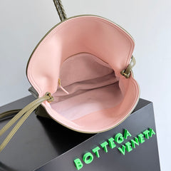 BOTTEGA VENETA 25S MEDIUM LIBERTA BAG 30 IN OLIVE GREEN CALFSKIN