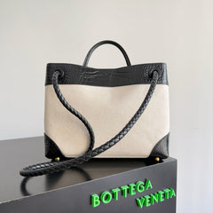 BOTTEGA VENETA 25S MEDIUM ANDIAMO 32 IN IVORY BLACK CALFSKIN AND CANVAS