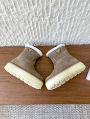 PRADA 25S ANKLE BOOTS 40 MM IN TAUPE BROWN SUEDE SHEARLING-LINED