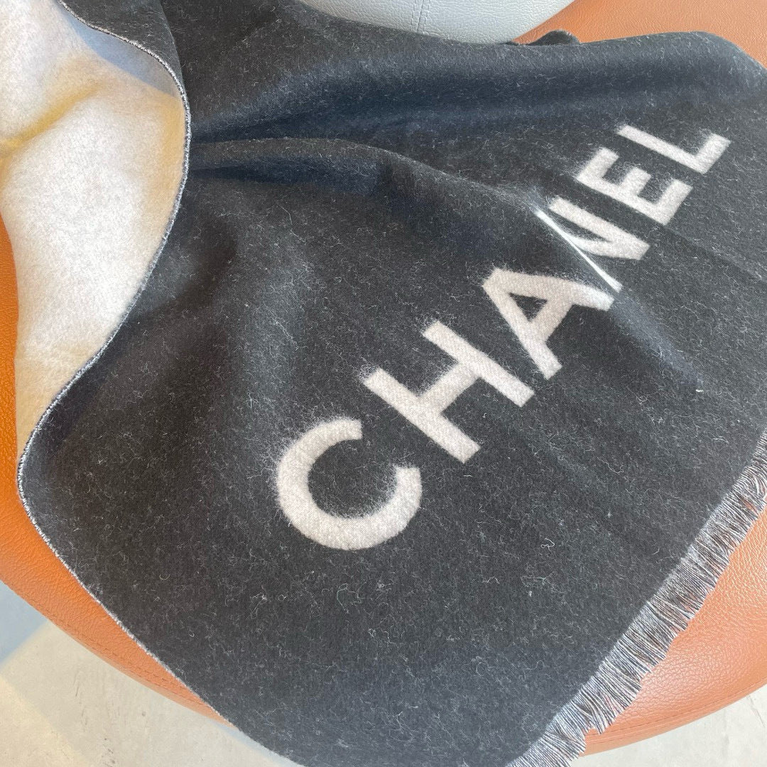 CHANEL 25S SCARF 200 IN CASHMERE 989862